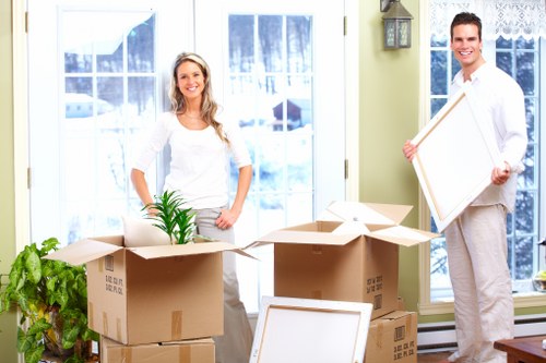 Local moving van service for flats and houses in Goodmayes